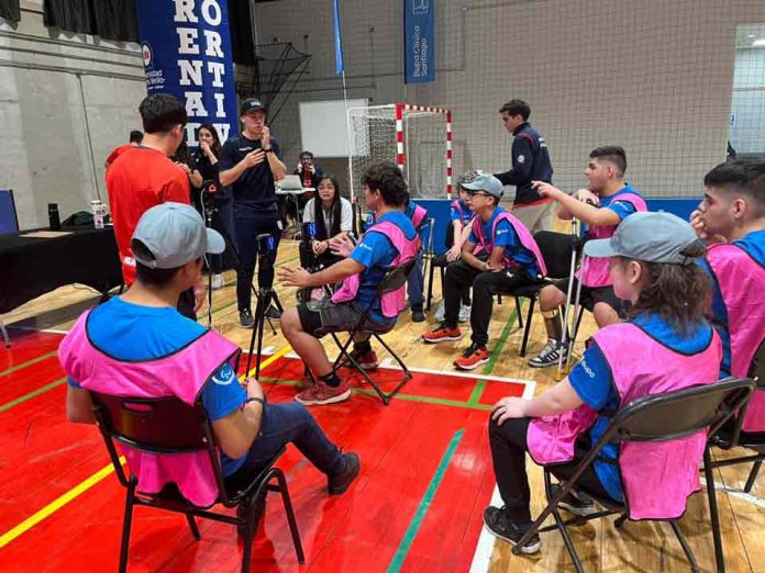 Campamento paralímpico en Santiago busca futuros talentos paradeportivos