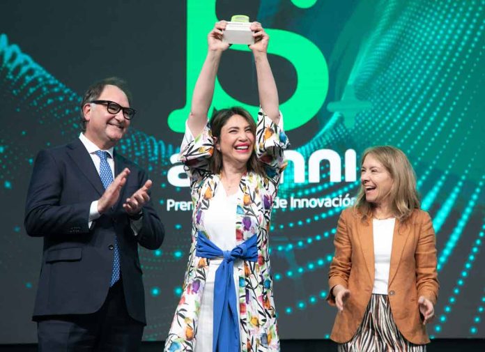 Creadora de prótesis para mujeres afectadas por cáncer de mama es la ganadora del reconocimiento Mujer Innovadora Banco de Chile 2025 Creadora de prótesis para mujeres afectadas por cáncer de mama es la ganadora del reconocimiento Mujer Innovadora Banco de Chile 2025