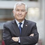 El destacado médico liderará la principal feria de salud en Chile, aportando su vasta experiencia en gestión sanitaria y políticas públicas