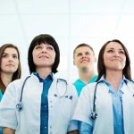 Radiografía del liderazgo en salud: baja presencia de mujeres en puestos claves