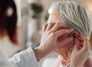 Estudio revela fuerte vínculo entre pérdida auditiva y Alzheimer