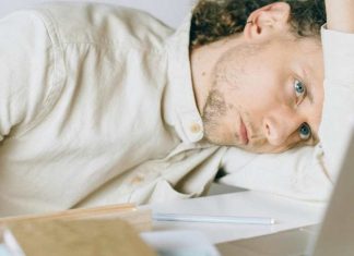 Estudio revela que 1 de cada 3 trabajadores siente que su empleo limita su vida personal