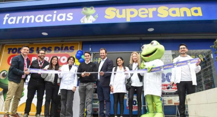 FEMSA Salud Chile lanza Super Sana, formato de farmacias low cost 