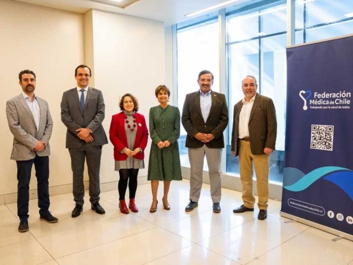 Federación Médica de Chile reunió a representantes de candidaturas presidenciales para analizar el sistema mixto de salud Federación Médica de Chile reunió a representantes de candidaturas presidenciales para analizar el sistema mixto de salud