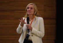 Laura Murray, experta en salud mental: “la educación puede ser el primer puente para acompañar a tiempo” Laura Murray, experta en salud mental “la educación puede ser el primer puente para acompañar a tiempo”
