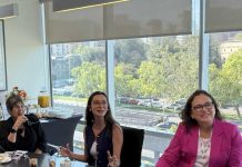 Líderes abordan los desafíos que plantea el cáncer de mama y cervicouterino en Chile Líderes abordan los desafíos que plantea el cáncer de mama y cervicouterino en Chile