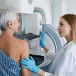 Mes del Cáncer de Mama: Importante alianza que busca proteger oncológica y financieramente a las mujeres y sus familias