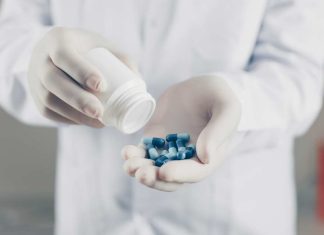 Falta de fiscalización a laboratorios extranjeros desafía a la producción farmacéutica local