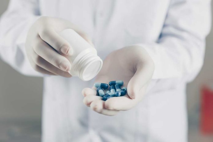 Falta de fiscalización a laboratorios extranjeros desafía a la producción farmacéutica local