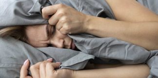 Dormir con ansiedad: por qué muchos jóvenes no logran descansar y cómo revertirlo