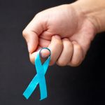 Día Internacional del Hombre: Siete hombres mueren cada día en Chile por cáncer de próstata