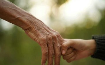 Chile envejece rápido: expertos llaman a poner la vejez en el centro de la agenda presidencial ante el aumento de la dependencia y la sobrecarga familiar