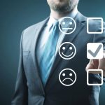 EXPERIENCIA DEL CLIENTE FARMACIAS Y SEGUROS SON MEJORES EVALUADOS