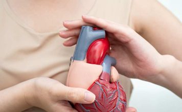 Fatiga, dolor abdominal o ahogo: las señales invisibles del infarto en mujeres Fatiga, dolor abdominal o ahogo: las señales invisibles del infarto en mujeres