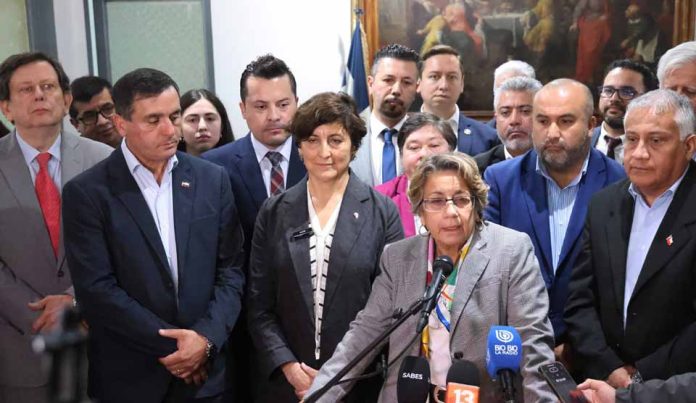 Gobierno alcanza acuerdo para continuar avanzando en la construcción de la red de hospitales en Biobío Gobierno alcanza acuerdo para continuar avanzando en la construcción de la red de hospitales en Biobío