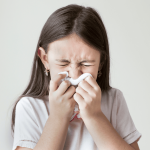 Hospital Roberto del Río refuerza atención integral para niños y niñas con rinitis alérgica en temporada de primavera (1)