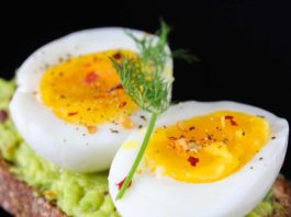 Huevos bajan más de 20% y se convierten en la proteína más accesible