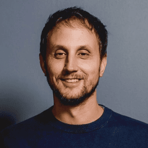 Infectólogo UDD descarta la necesidad de volver a vacunarse por (1) Infectólogo UDD descarta la necesidad de volver a vacunarse por (1)