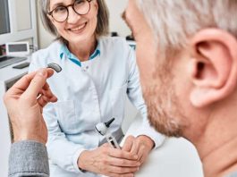 Presbiacusia: la pérdida auditiva asociada a la edad que puede tratarse y mejorar la calidad de vida Presbiacusia: la pérdida auditiva asociada a la edad que puede tratarse y mejorar la calidad de vida