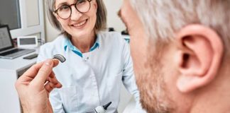 Presbiacusia: la pérdida auditiva asociada a la edad que puede tratarse y mejorar la calidad de vida Presbiacusia: la pérdida auditiva asociada a la edad que puede tratarse y mejorar la calidad de vida