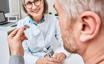 Presbiacusia: la pérdida auditiva asociada a la edad que puede tratarse y mejorar la calidad de vida Presbiacusia: la pérdida auditiva asociada a la edad que puede tratarse y mejorar la calidad de vida