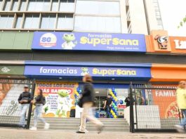 Super Sana, farmacias low cost: ¿Podrá la rana vencer al Dr. Simi? El desafío de super sana en Chile: ¿Podrá la rana vencer al Dr. Simi?