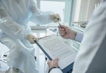 Alertan por explosivo aumento de médicos extranjeros entre los mayores emisores de licencias médicas Alertan por explosivo aumento de médicos extranjeros entre los mayores emisores de licencias médicas