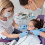 Antes que nada: ¿cómo se produce la caries dental? Antes que nada ¿cómo se produce la caries dental