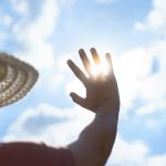 Consejos para vestir en días de calor y cuidar tu salud