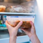 Cuando las sobras de las fiestas se alargan, restablezca sus hábitos alimenticios para el nuevo año