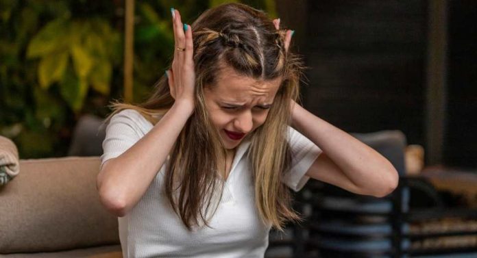 Fin de año y audición en riesgo así podría impactar el estrés en tus oídos sin que te des cuenta