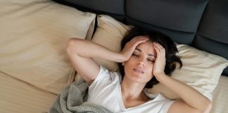 Insomnio por calor: las olas de calor disparan las malas noches y expertos explican cómo aliviarlas