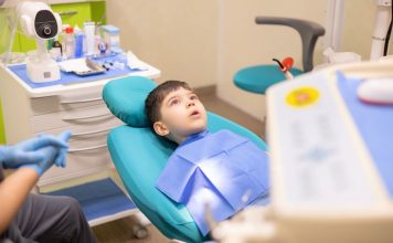 Los adultos y su rol en el miedo de los niños al dentista