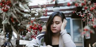 Más allá del brillo: cómo enfrentar el estrés emocional de diciembre