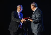 Organización Mundial de Gastroenterología distingue a primer médico chileno como "Maestro"