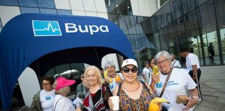 Personas mayores promediaron más de 7 mil pasos diarios durante el ciclo 2025 del Programa Caminatas Bupa