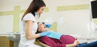 ¿Por qué se debe poner especial cuidado a los dientes durante el embarazo?