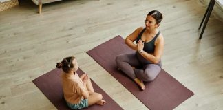 Adolescentes neurodivergentes en vacaciones: Claves prácticas para reducir la carga mental y favorecer el bienestar