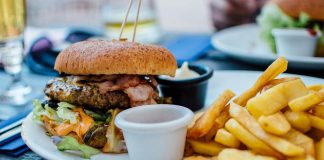 Cuidado con el exceso de comidas en vacaciones