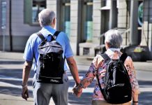 Mayores de 60 años son los mejores anfitriones de Airbnb en Chile 