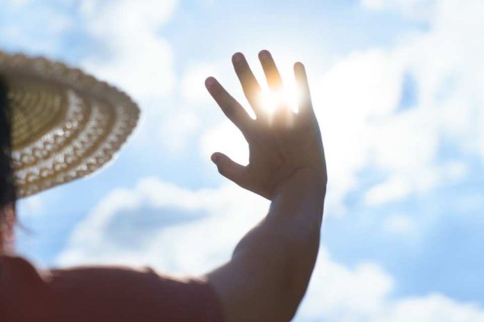 Olas de calor y salud cardiovascular el riesgo silencioso que aumenta con las altas temperaturas Olas de calor y salud cardiovascular: el riesgo silencioso que aumenta con las altas temperaturas