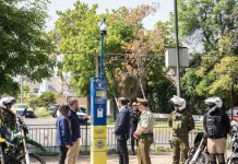 Providencia inaugura tótems de emergencia en 5 plazas y aumenta 84% sus cámaras de seguridad