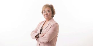 ¿Qué le hace el cloro de la piscina a tu cabello?