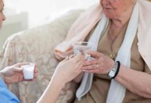 El lado menos visible del verano: los riesgos y desafíos del cuidado en personas mayores El lado menos visible del verano: los riesgos y desafíos del cuidado en personas mayores