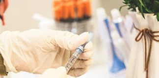 Expertos visibilizan brechas que existen en Chile para los tratamientos de enfermedades “raras”