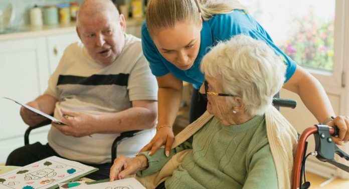 La importancia de los especialistas en residencias para personas mayores