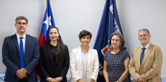 Ministra de Salud sostiene reunión bilateral con su sucesora May Chomalí
