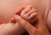 ¿Qué es la PKU y por qué detectarla a tiempo puede cambiar la vida de un recién nacido? 