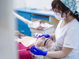 Desarrollan técnica odontológica para mejorar la salud de personas mayores