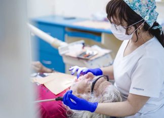 Desarrollan técnica odontológica para mejorar la salud de personas mayores